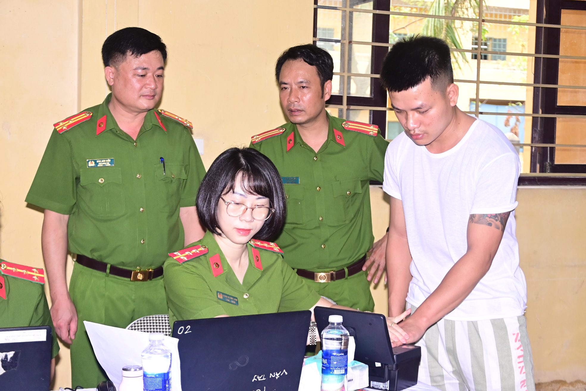 Thu nhận hồ sơ cấp căn cước lưu động cho phạm nhân được đề nghị đặc xá năm 2024 tại Trại giam Xuân Nguyên